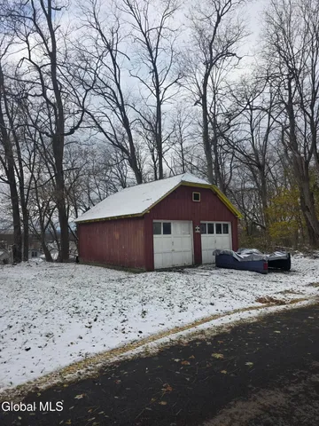 $204,900 | 26 Van Derveer Street, Amsterdam, NY 12010