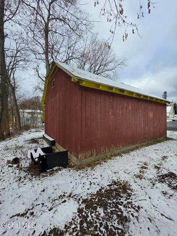 $204,900 | 26 Van Derveer Street, Amsterdam, NY 12010