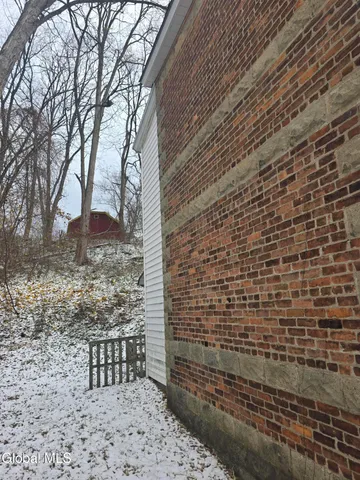 $204,900 | 26 Van Derveer Street, Amsterdam, NY 12010