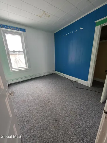 $204,900 | 26 Van Derveer Street, Amsterdam, NY 12010