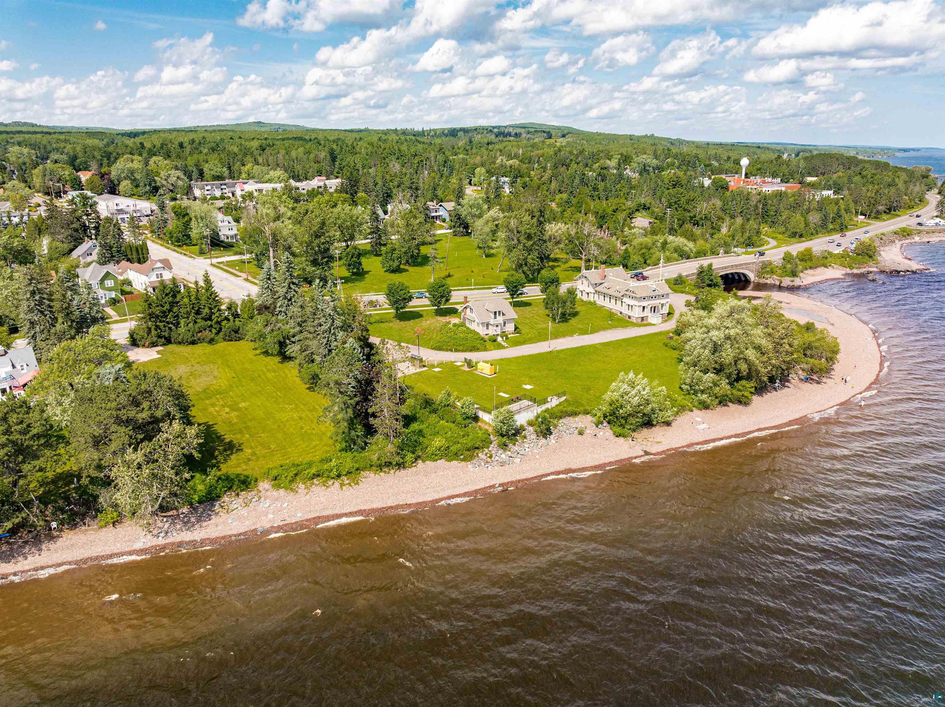 5918 London Road Duluth, MN 55804 - Photo 5 of 10 Drone / aerial view of unending shoreline