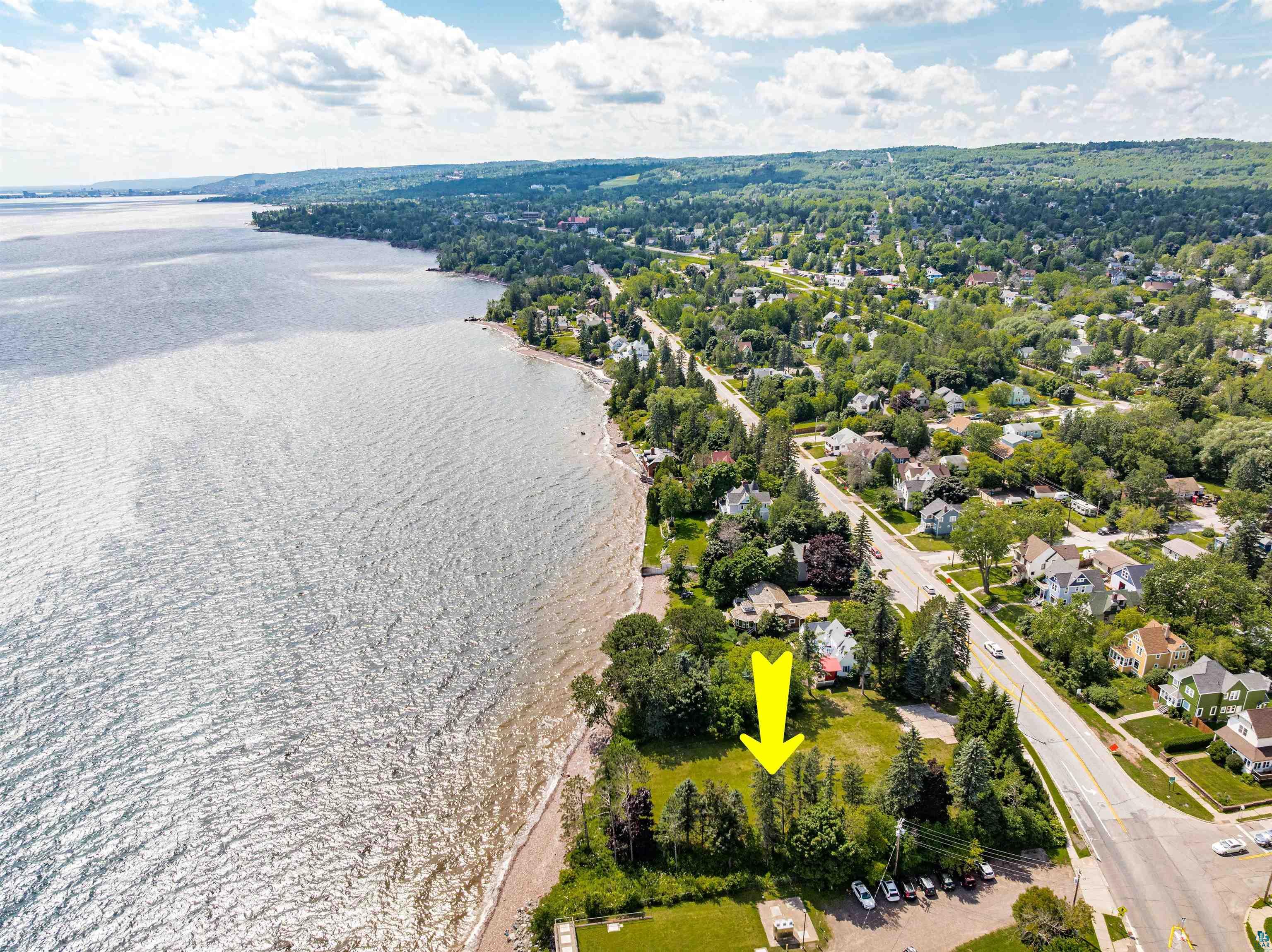 5918 London Road Duluth, MN 55804 - Photo 7 of 10 Drone / aerial view of a large body of water