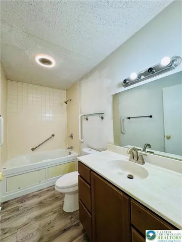 $2,395 | 2915 Norton Avenue, Easton, PA 18045