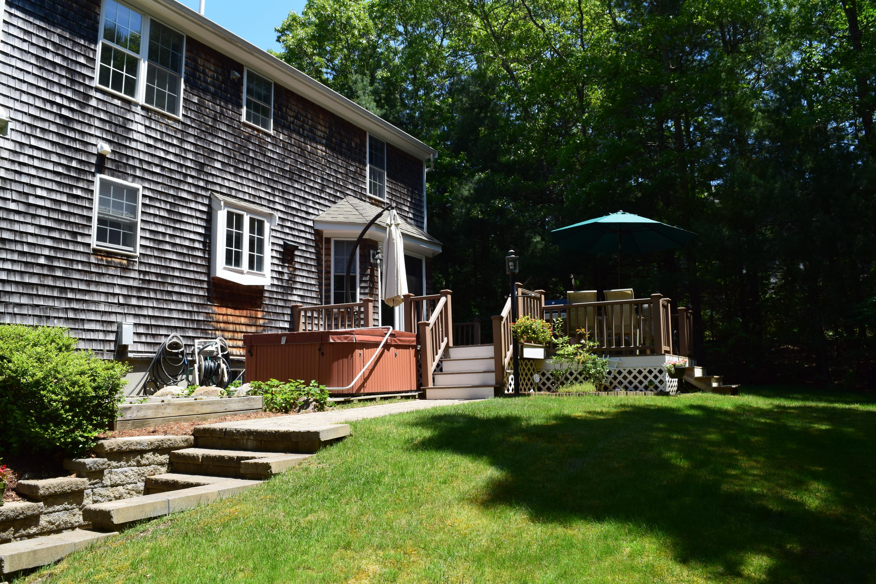 22 Maple Street Mashpee, MA 02649 - Photo 3 of 28 DSC_0896