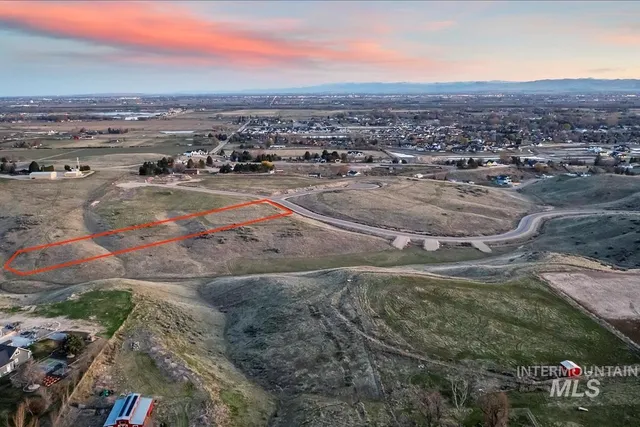 $399,900 | 8122 Quail Hollow Drive, Middleton, ID 83644