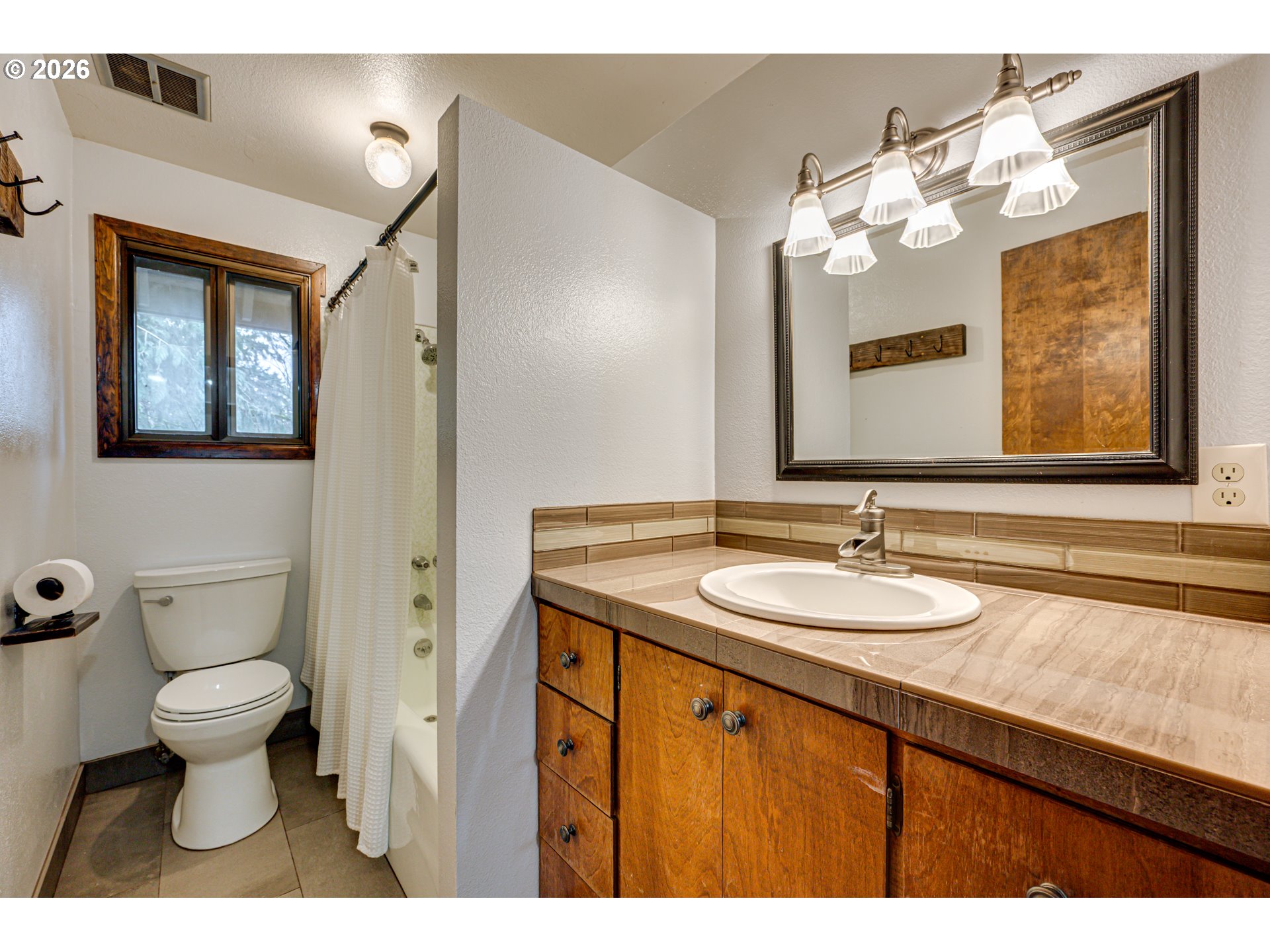 20811 Northeast Freedom Road Battle Ground, WA 98604 - Photo 19 of 44 Bathroom