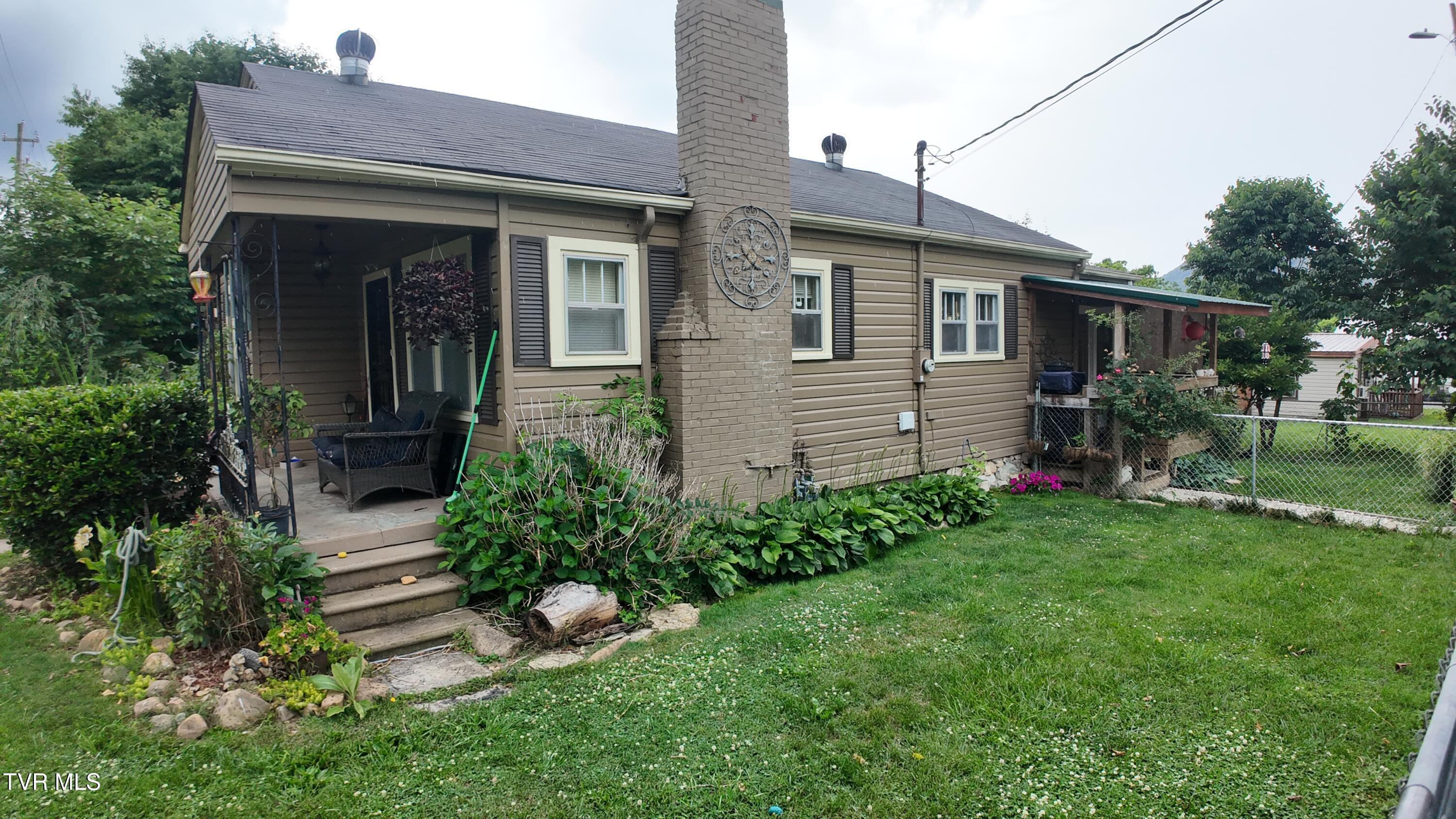 651 Broyles Avenue Erwin, TN 37650 - Photo 10 of 74 image00063