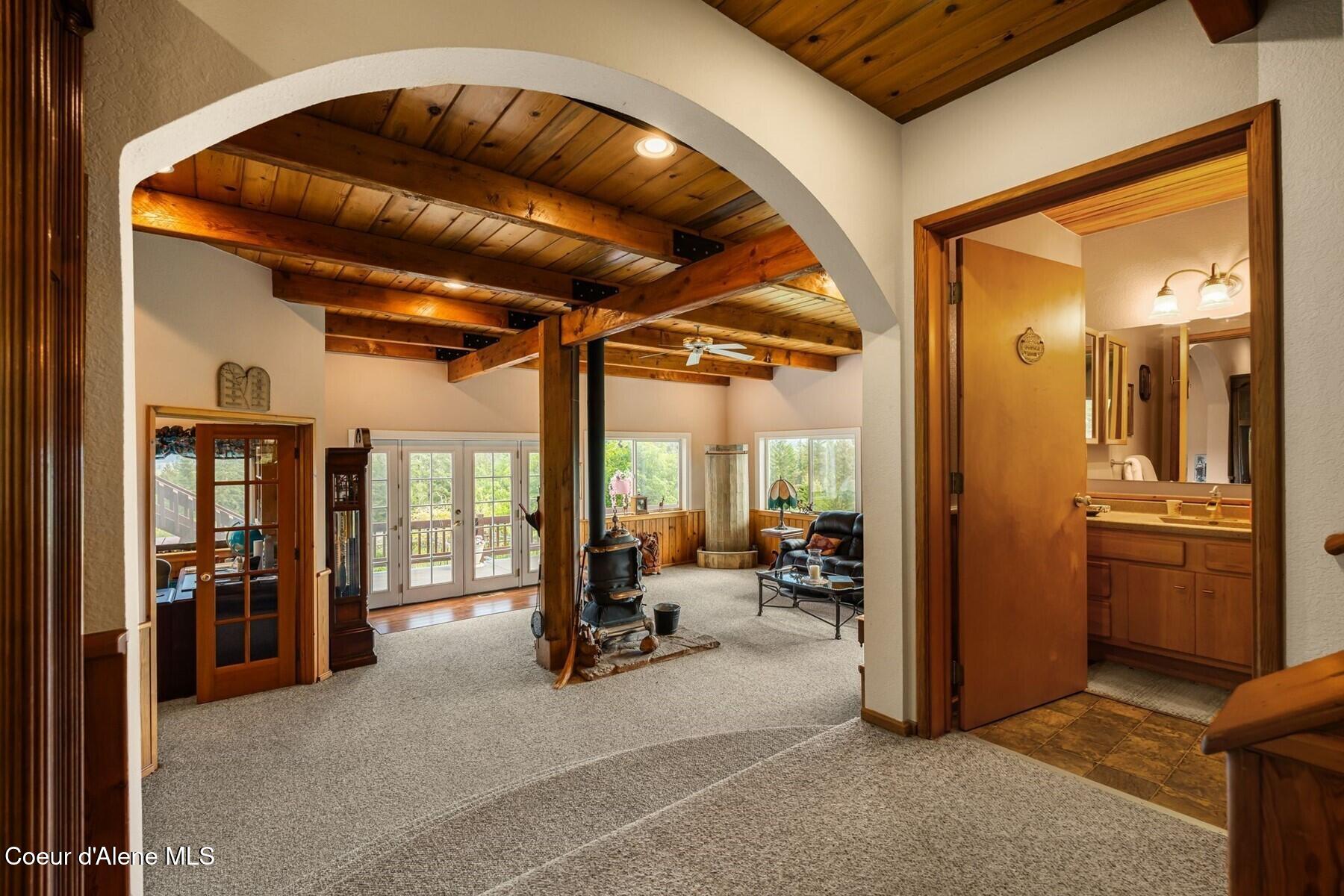 4456 West Side Road Bonners Ferry, ID 83805 - Photo 4 of 77 Living Room
