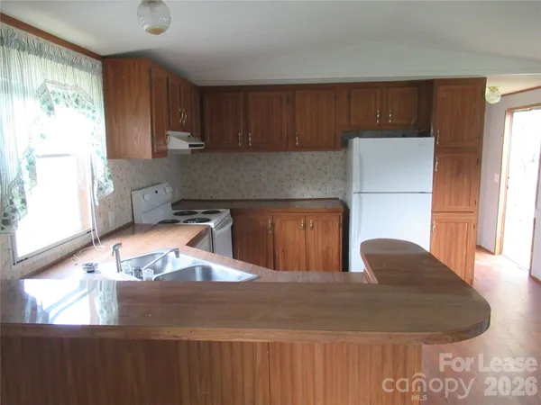 $950 | 2400 Skyview Lane, Lincolnton, NC 28092