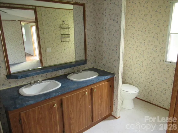 $950 | 2400 Skyview Lane, Lincolnton, NC 28092