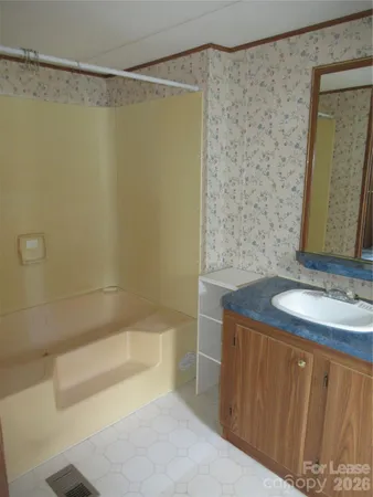 $950 | 2400 Skyview Lane, Lincolnton, NC 28092