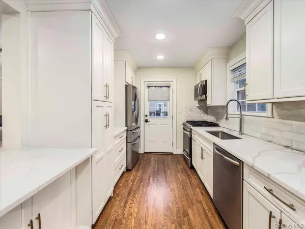 $865,000 | 5 Indian Drive, West Nyack, NY 10994