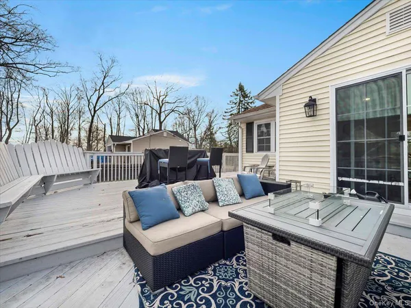 $865,000 | 5 Indian Drive, West Nyack, NY 10994