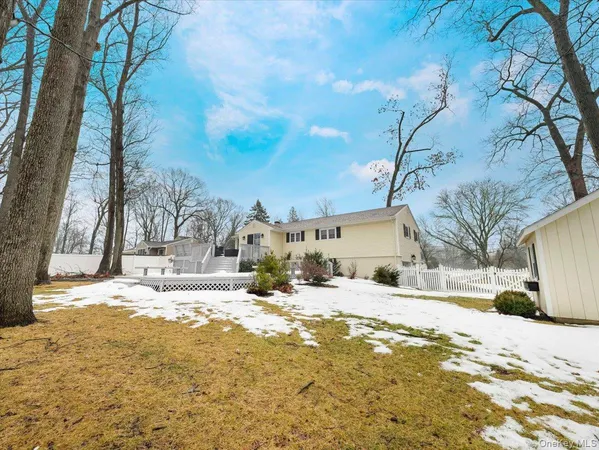 $865,000 | 5 Indian Drive, West Nyack, NY 10994