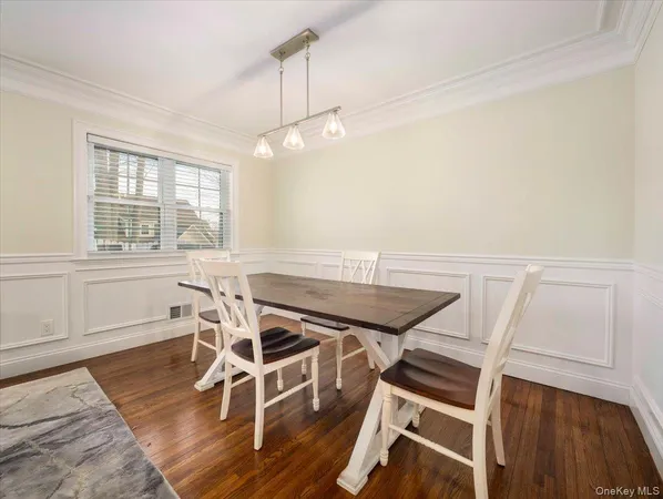 $865,000 | 5 Indian Drive, West Nyack, NY 10994