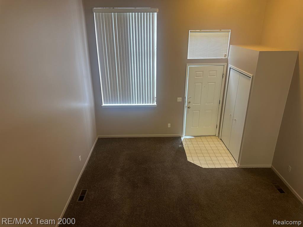 38 Georgetown Court Dearborn, MI 48126 - Photo 10 of 12