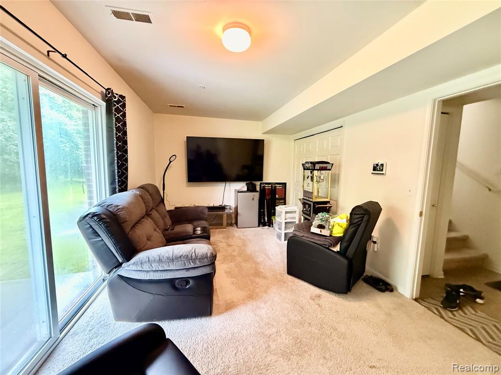 609 Cherry Orchard Road Canton, MI 48188 - Photo 15 of 20
