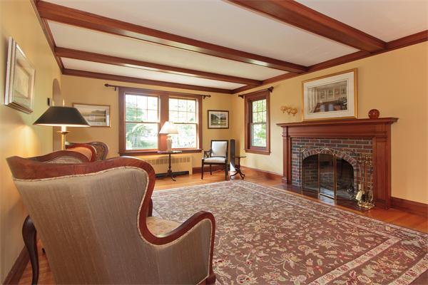 89 Leicester Road Belmont, MA 02478 - Photo 3 of 16 Gallery Image 3