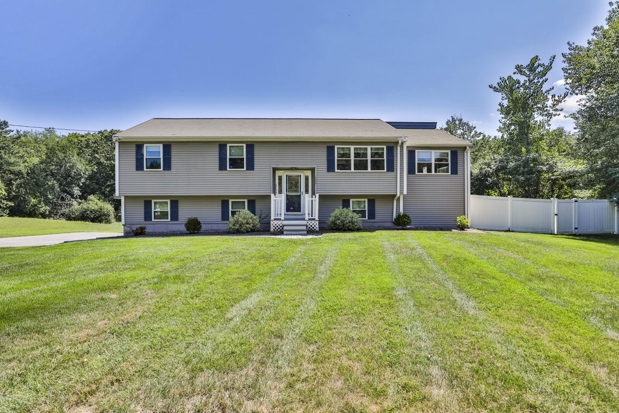 506 Mammoth Road Pelham, NH 03076 - Photo 4 of 39 Gallery Image 4