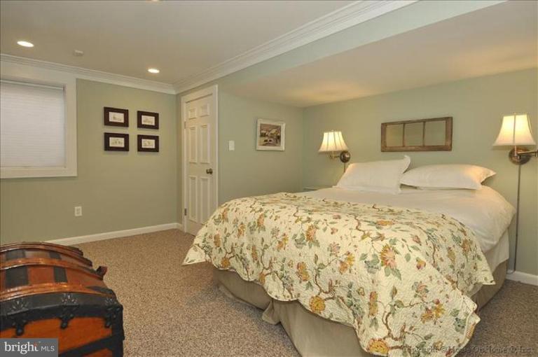 10201 Portland Road Silver Spring, MD 20901 - Photo 22 of 30 Bedroom #3