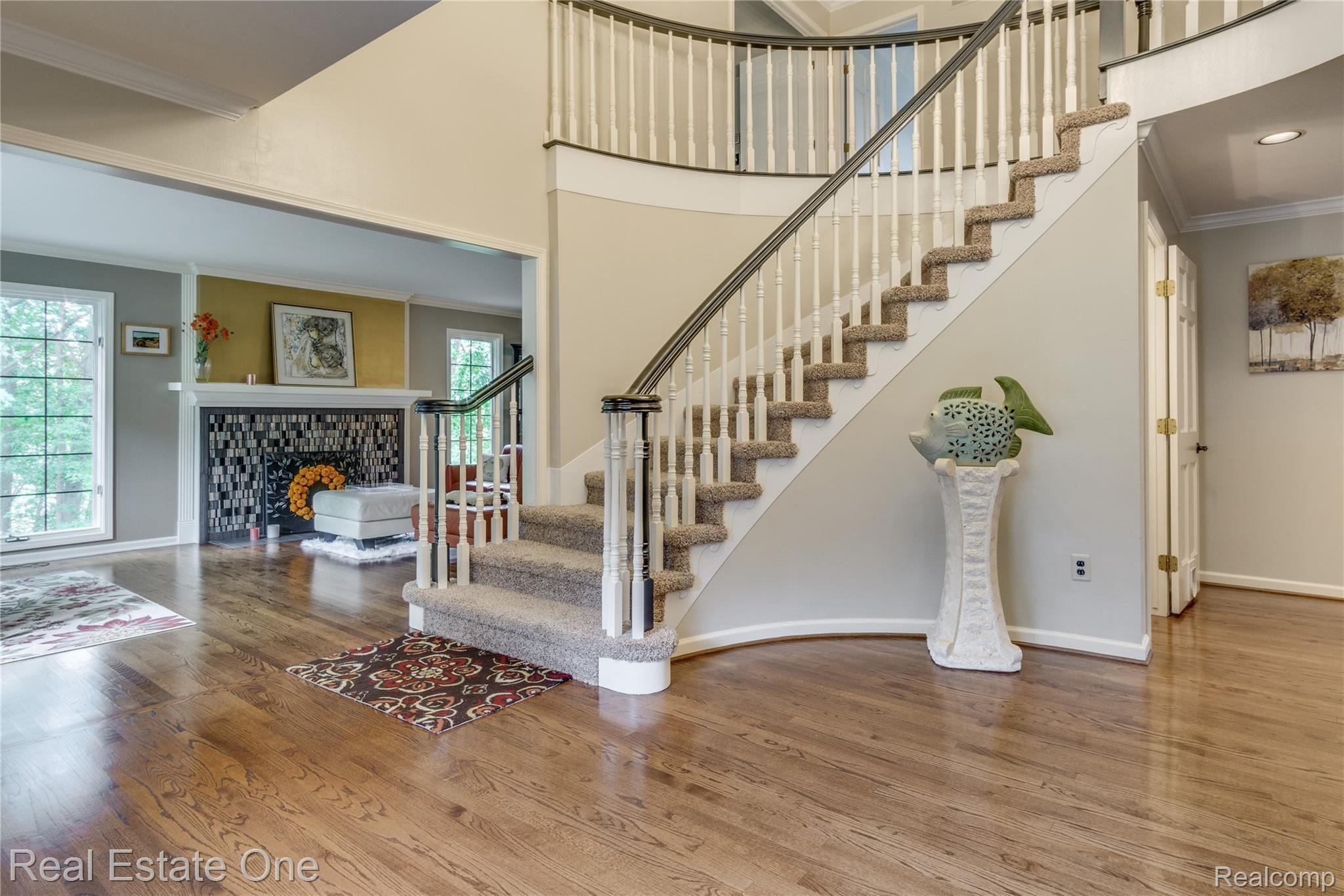 2802 Eagle Drive Rochester, MI 48309 - Photo 5 of 78 Interiors (2 of 69).jpg