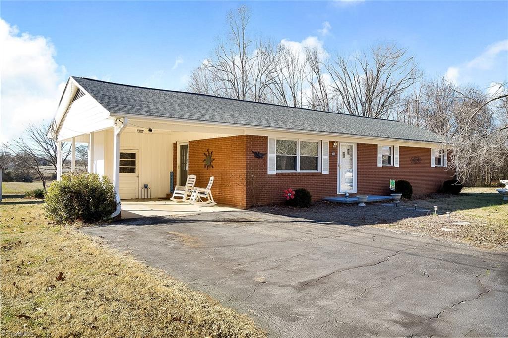 498 Virginia Road Lexington, NC 27295 - Photo 1 of 21 Gallery Image 1