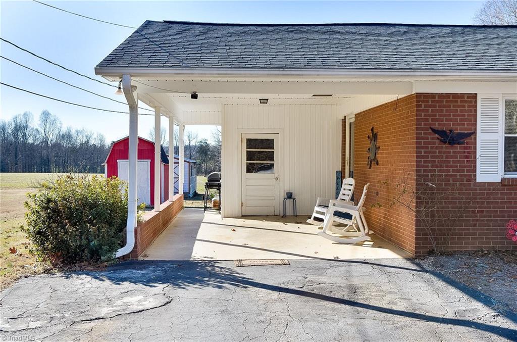 498 Virginia Road Lexington, NC 27295 - Photo 3 of 21 Gallery Image 3