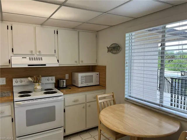$3,650 | 111 Palm Drive, Unit 4, Naples, FL 34112