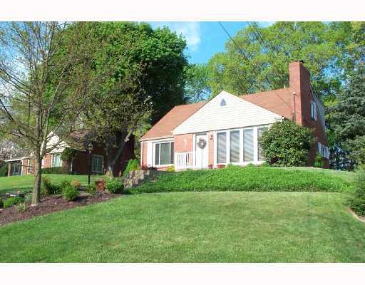 230 Rockingham Road Pittsburgh, PA 15238 - Photo 1 of 8 Gallery Image 1
