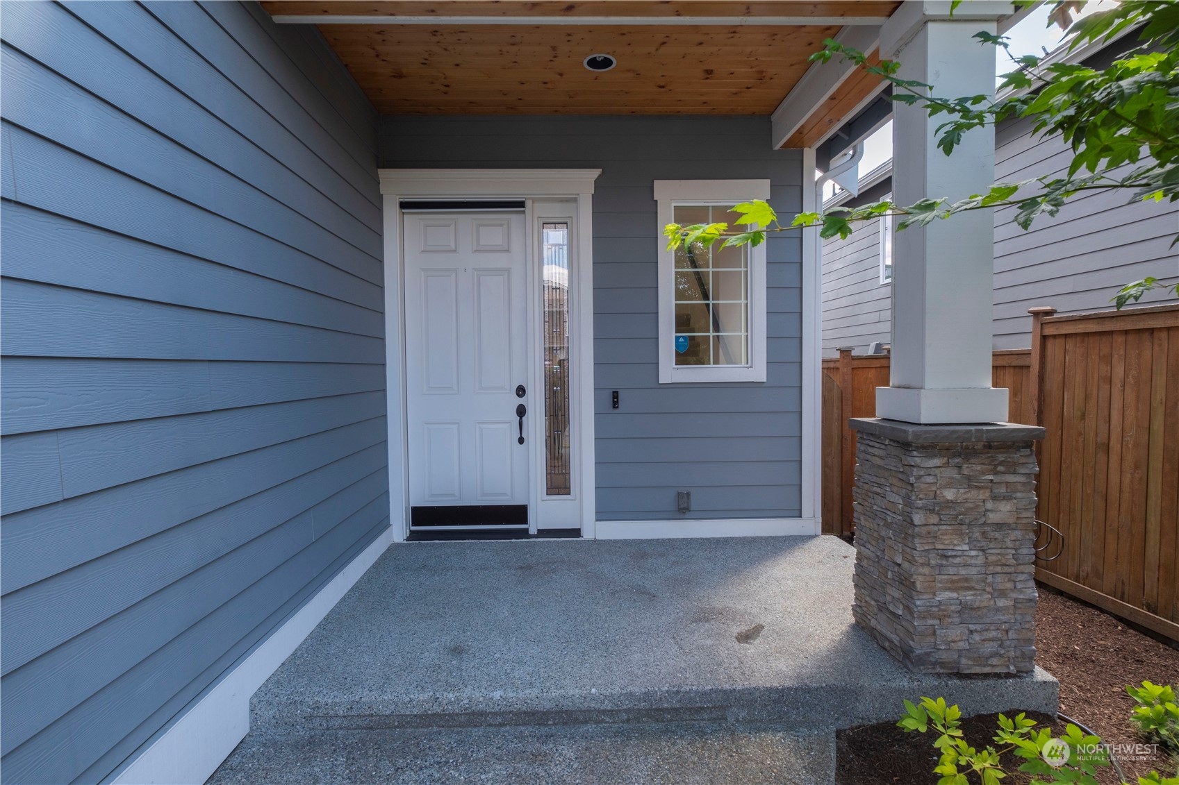 5525 Northeast 7th Place Renton, WA 98059 - Photo 2 of 30