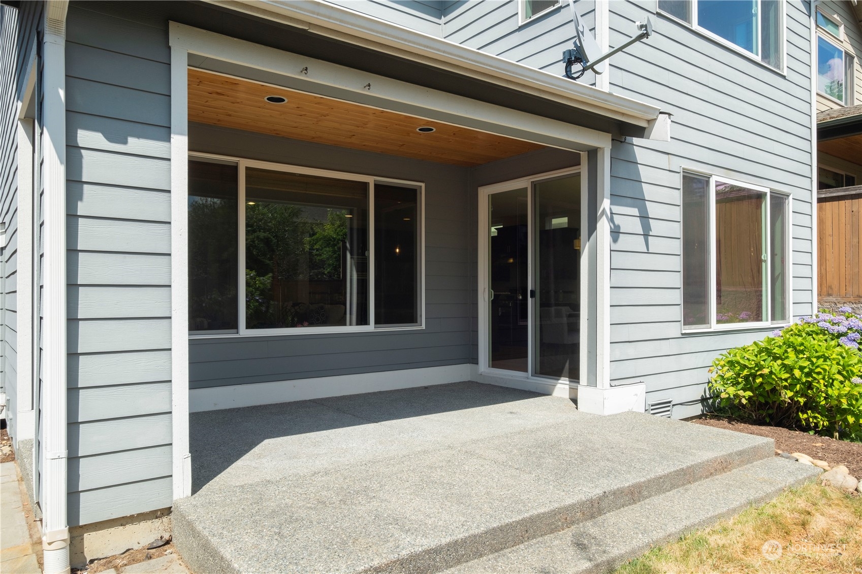 5525 Northeast 7th Place Renton, WA 98059 - Photo 27 of 30 a view of entrance front of house