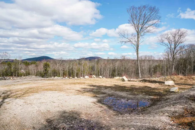 $400,000 | 32-1 Chestnut Hill Road, New Boston, NH 03070