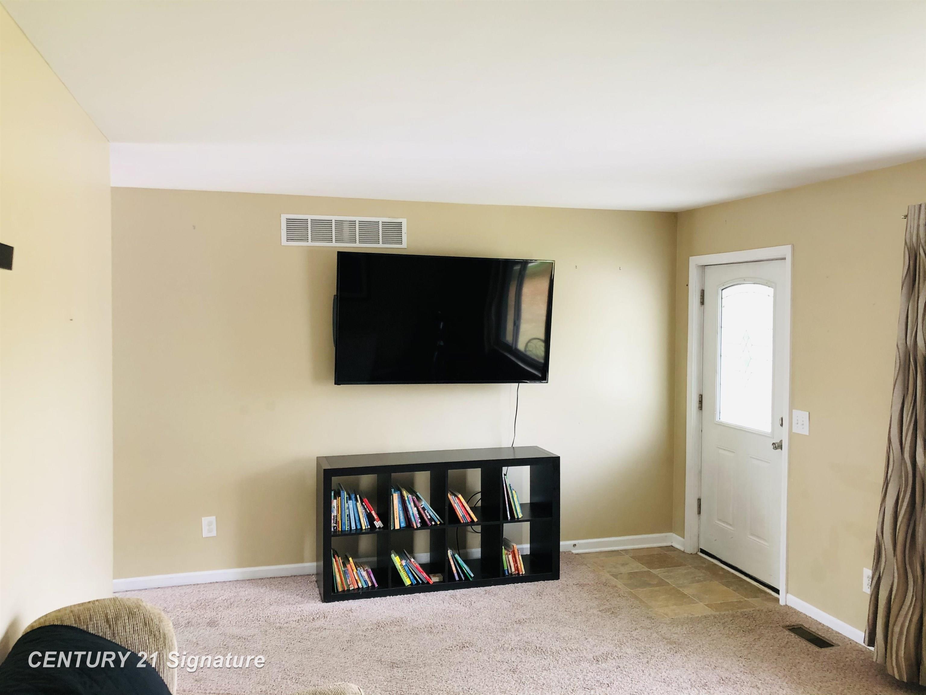 7392 Nichols Road Flushing, MI 48433 - Photo 9 of 31
