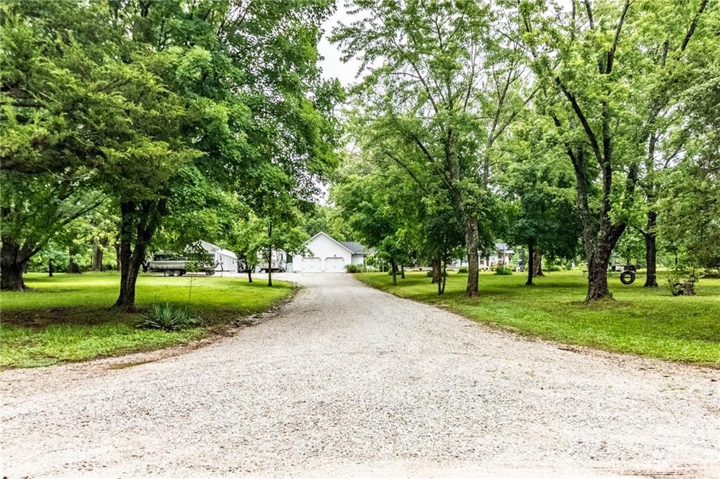 136 Northeast 901p Road Clinton, MO 64735 - Photo 2 of 53