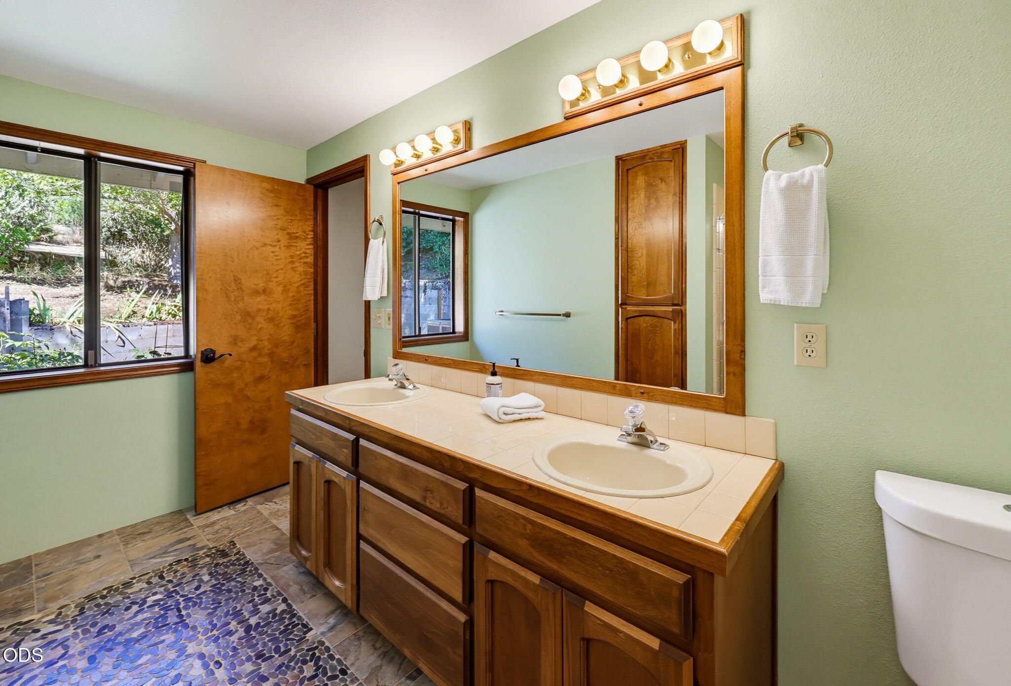 174 Hummingbird Lane Talent, OR 97540 - Photo 35 of 101