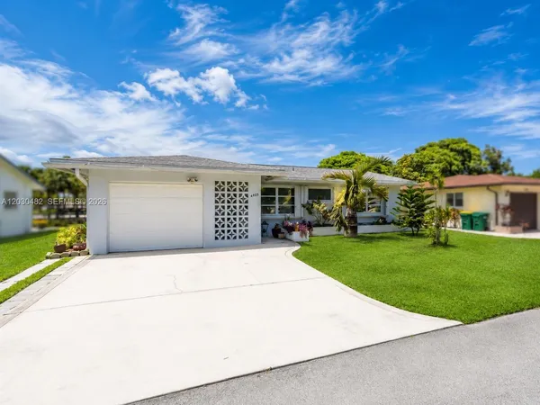 $345,000 | 4923 Northwest 55th Court, Tamarac, FL 33319