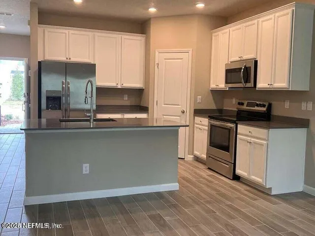 $2,300 | 410 Boracay Circle, St. Johns, FL 32259