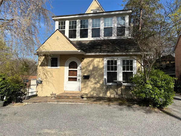 $1,750 | 3 Daniel, Unit 2, Sea Cliff, NY 11579