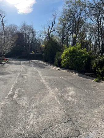 $1,750 | 3 Daniel Place, Unit 2, Sea Cliff, NY 11579