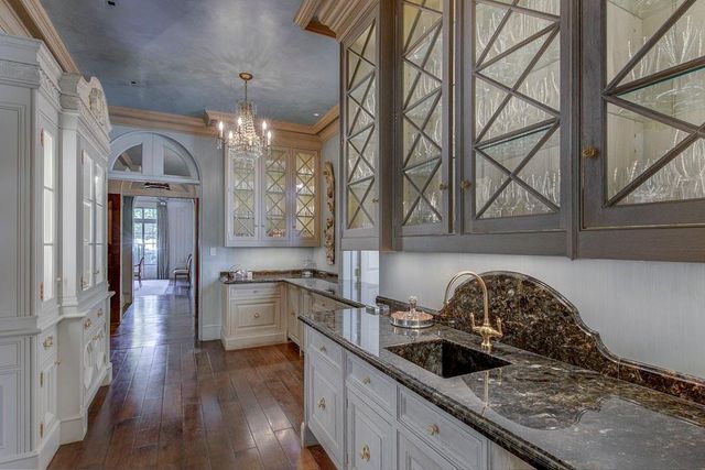 $10,000,000 | 1405 Big Eddy Court, Columbus, GA 31904