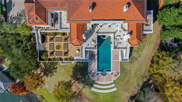 $10,000,000 | 1405 Big Eddy Court, Columbus, GA 31904