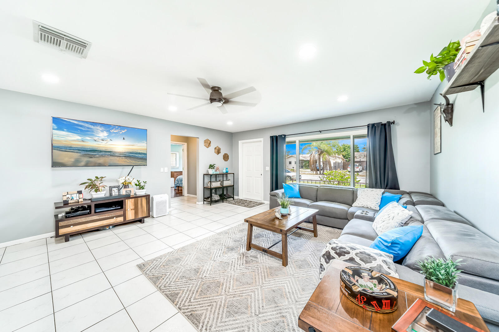 22330 Southwest 65th Avenue Boca Raton, FL 33428 - Photo 12 of 54 Living Room