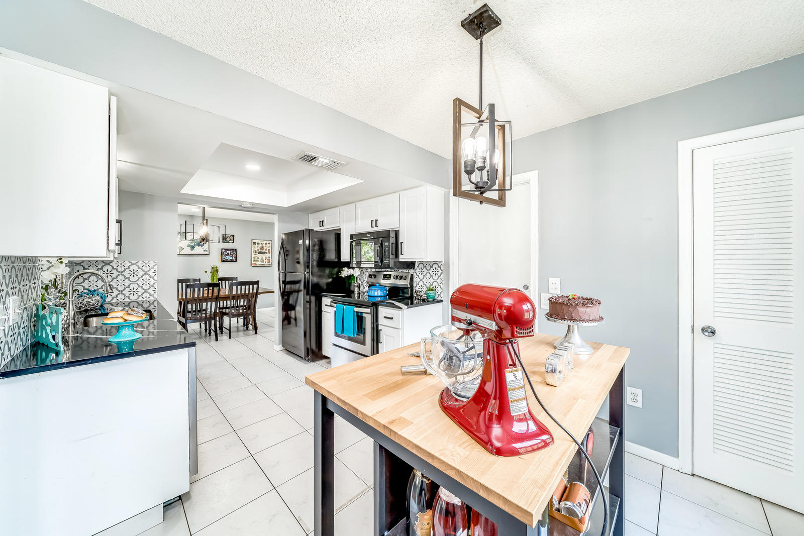 22330 Southwest 65th Avenue Boca Raton, FL 33428 - Photo 28 of 54 Eat in kitchen