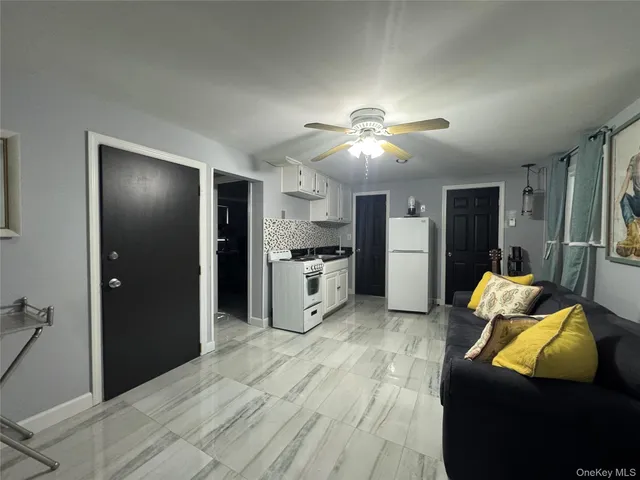 $2,000 | 6 A James Street, Huntington Station, NY 11746