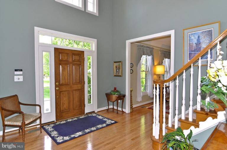 11062 Dorsch Farm Road Ellicott City, MD 21042 - Photo 8 of 23 Entrance / Foyer