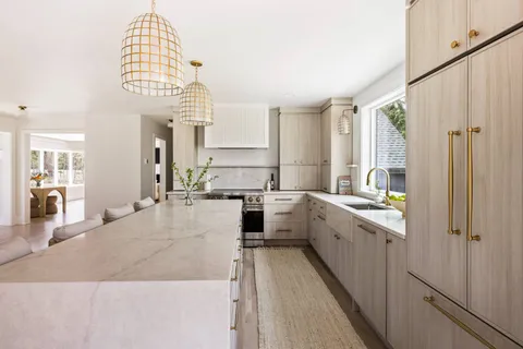 $3,495,000 | 25 White Oak Lane, Southampton, NY 11968