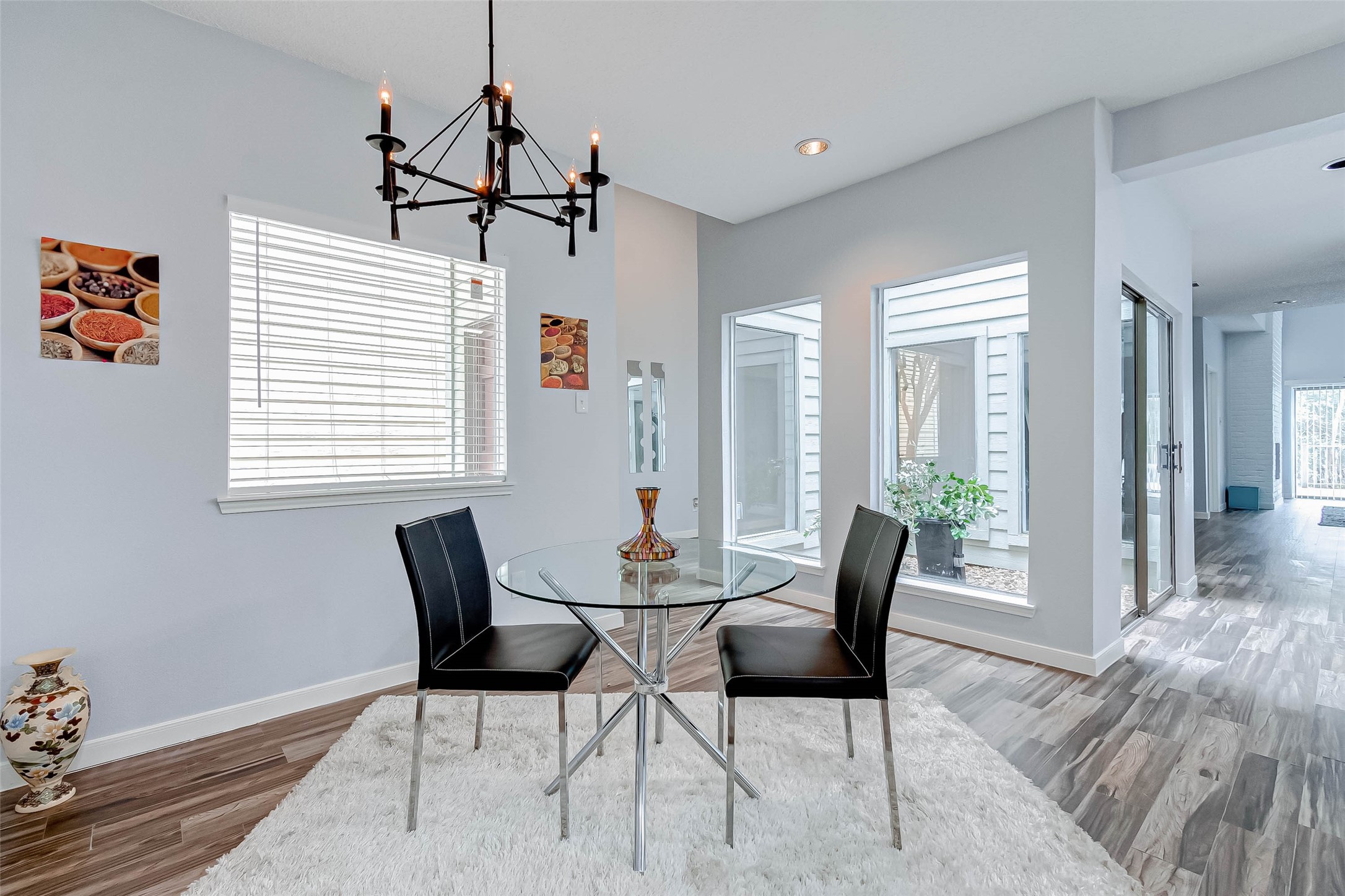 395 Rancho Bauer Drive Houston, TX 77079 - Photo 21 of 50 a dining room with furniture and window