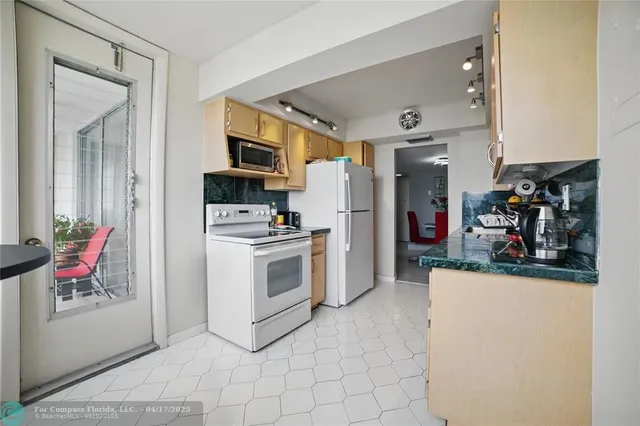 $245,000 | 100 Golden Isles Drive, Unit 911, Hallandale Beach, FL 33009