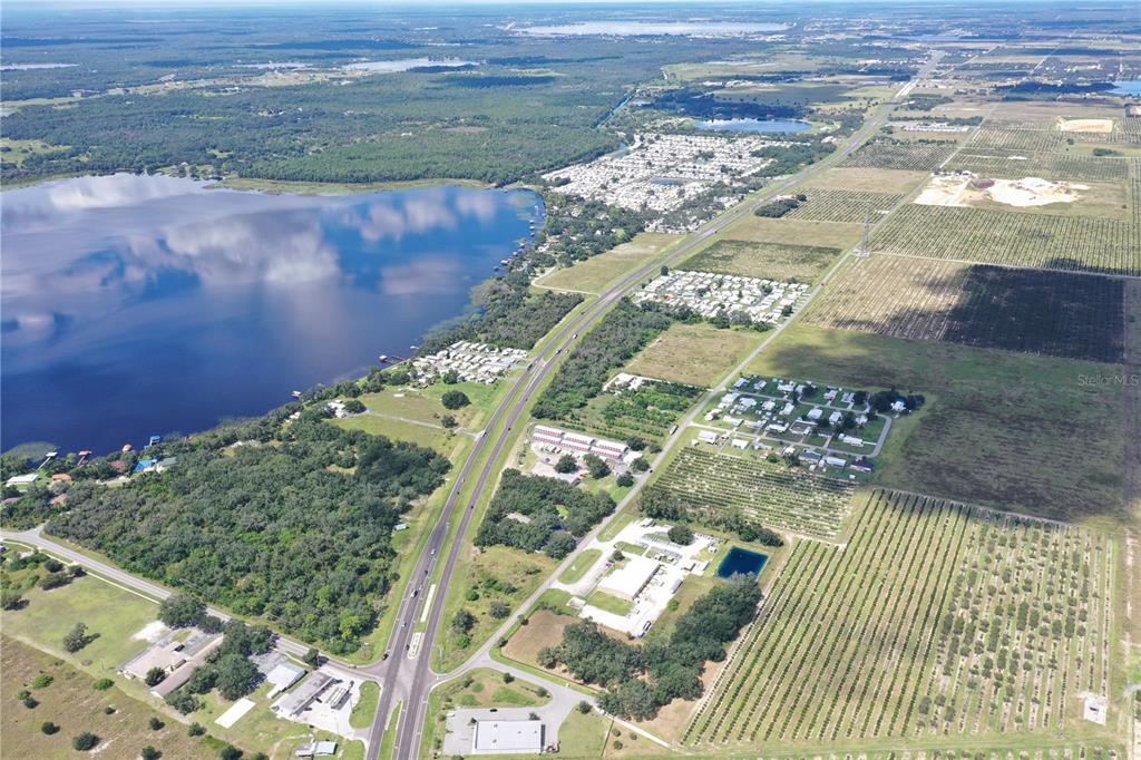 11400 US-27 South Sebring, FL 33876 - Photo 2 of 3 a view of a lake from a balcony