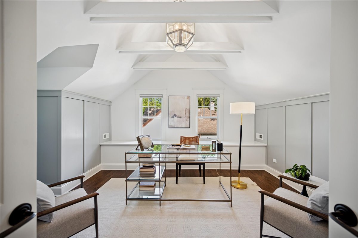 519 Cedar Street Winnetka, IL 60093 - Photo 24 of 36 a living room with furniture